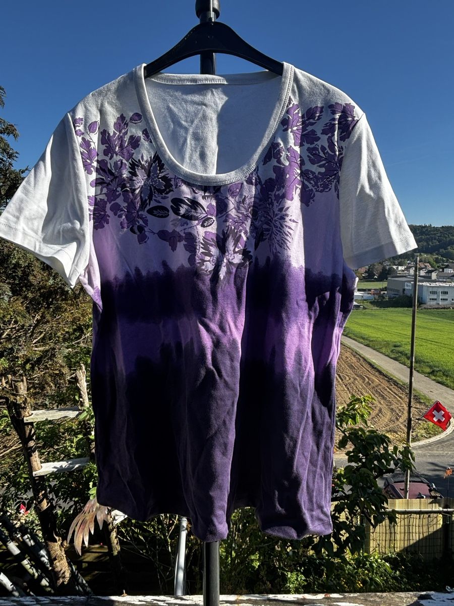 T-shirt: Buntes T-Shirt  – Usato da Walterswil SO venduto da Sunshineyupi