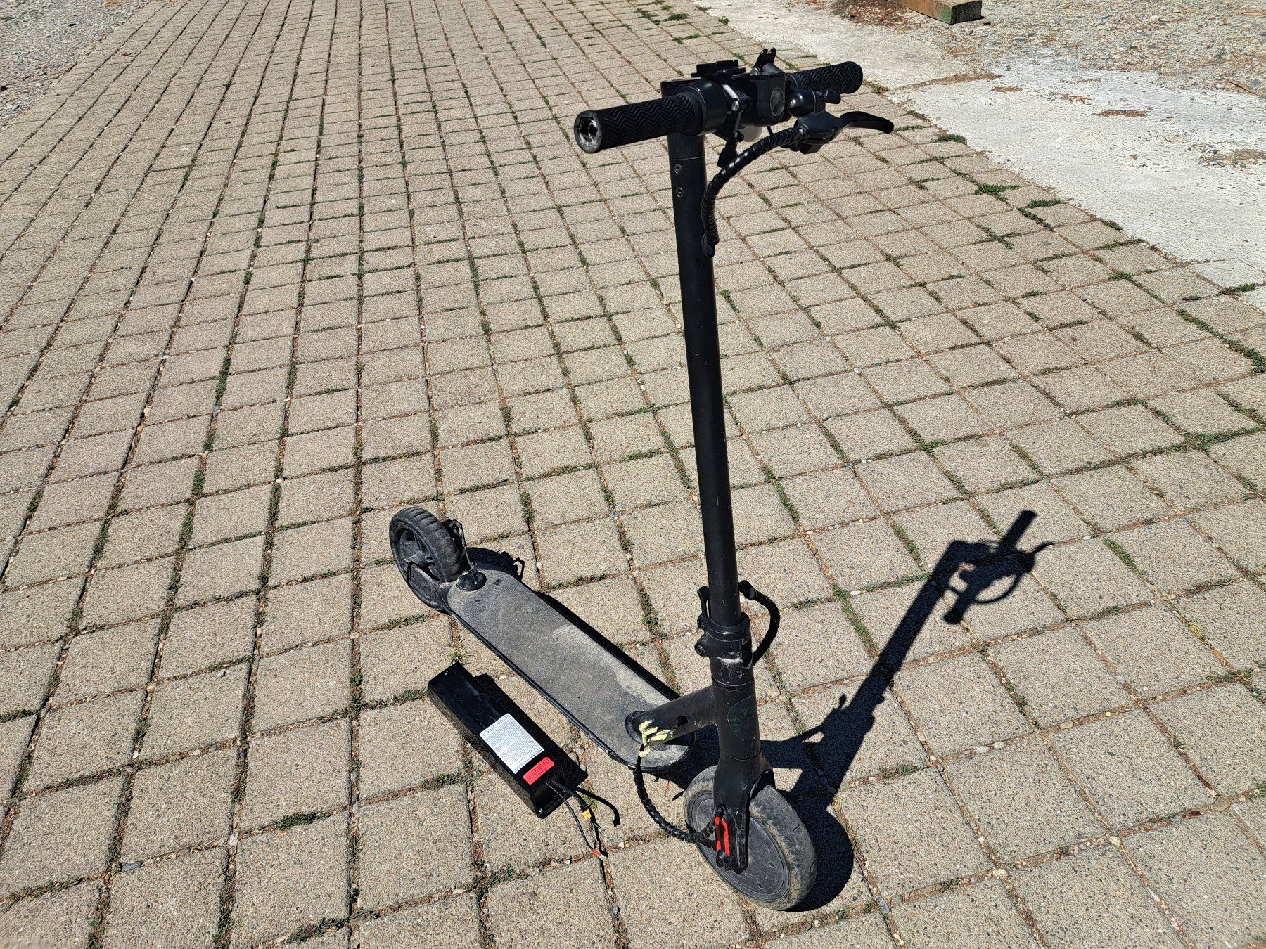 Kickboard: E-Scooter E-Trottinette Bastler defekt – Difettoso da Hallau venduto da ZIEGLER-Motorhandel 1