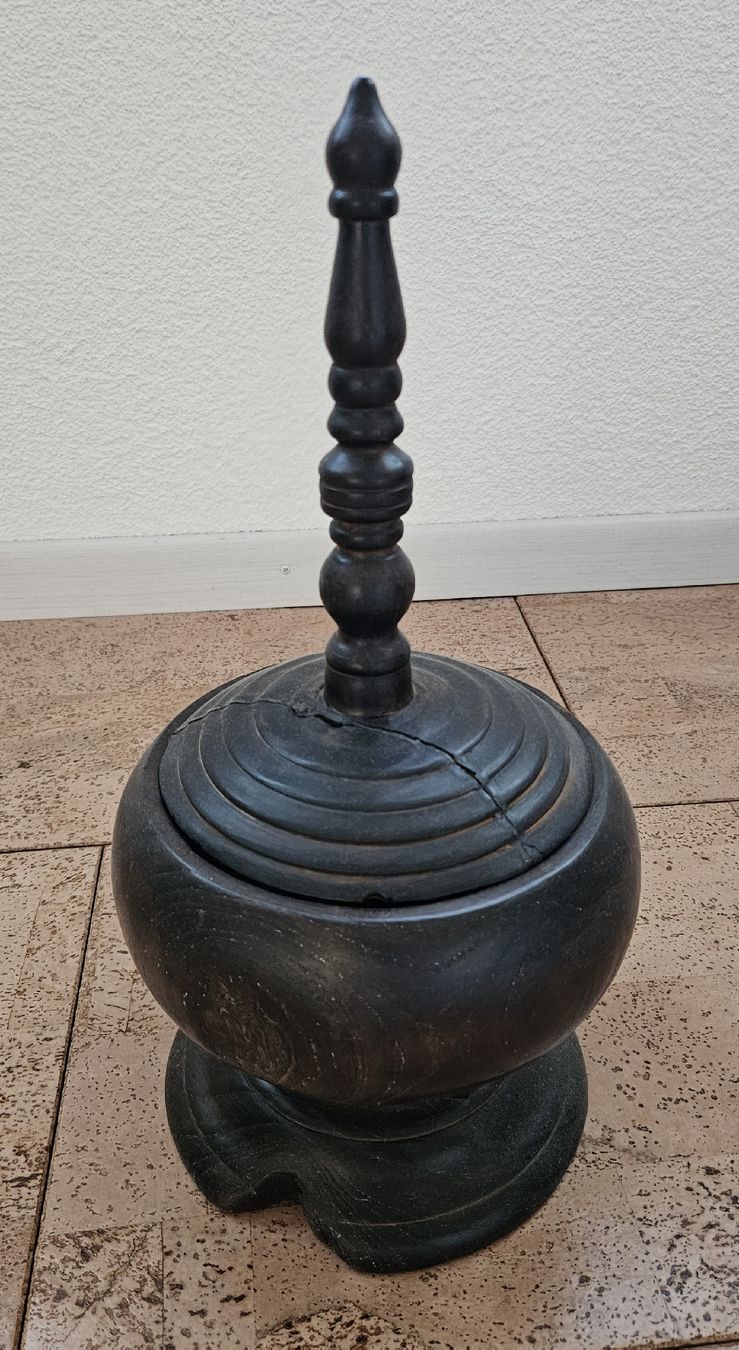 Articoli in legno: Holz Dose mit Deckel und Ständer dunkelbraun – Usato da Ottikon b.Kemptthal venduto da Jigsaw1 6