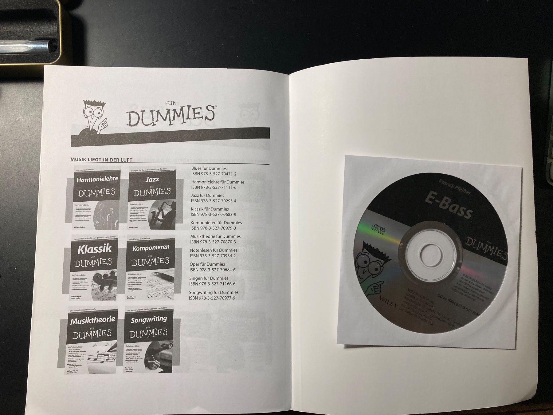 Instruments de musique: e Bass E-Bass for Dummies Lehrbuch – Neuf (Voir description) à Erlinsbach SO par Josua1 7