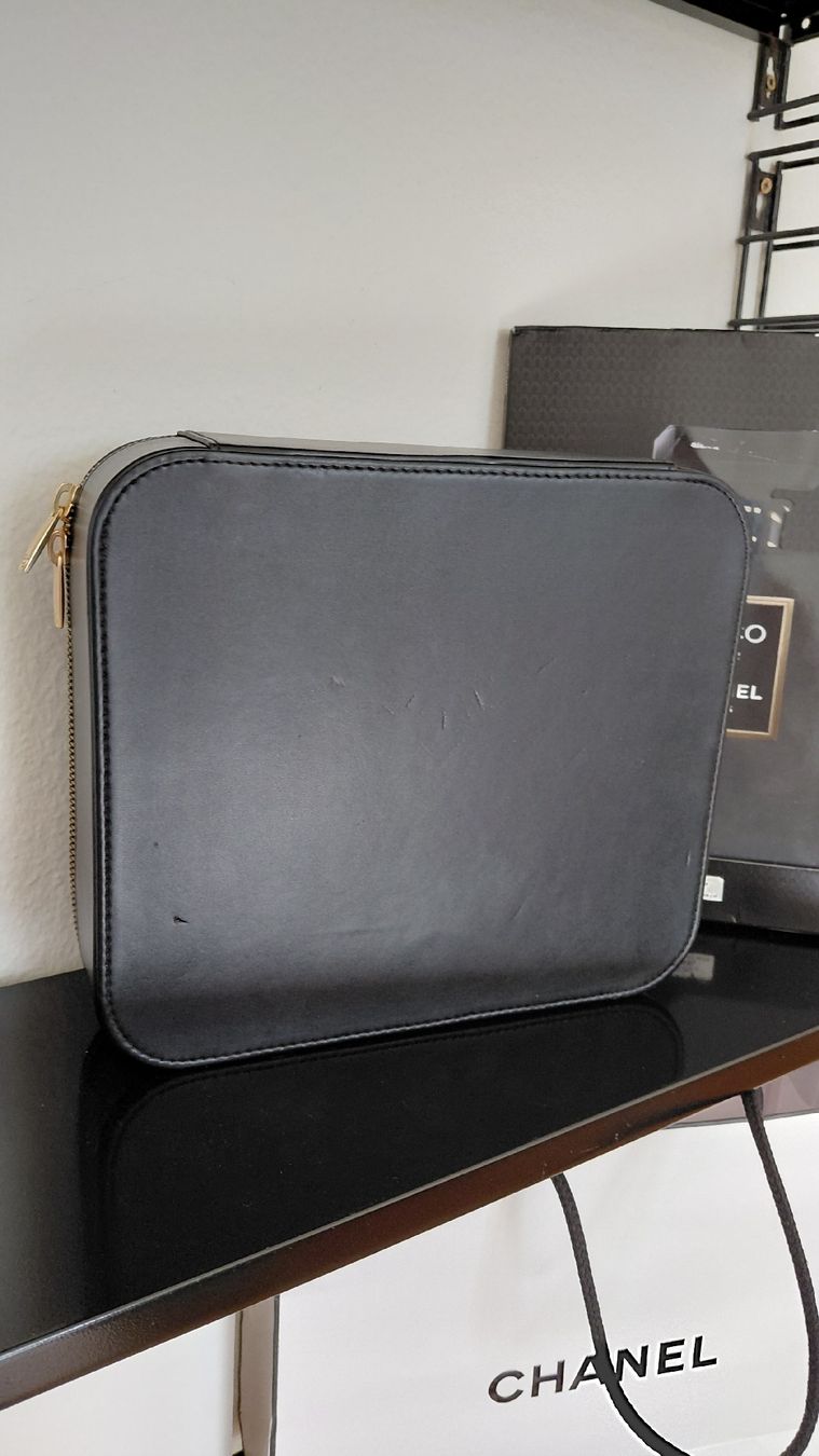 Valises de voyage: vanity Chanel – D'occasion à Lausanne par nadiai01 6