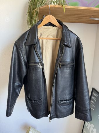Veste en cuir noir
