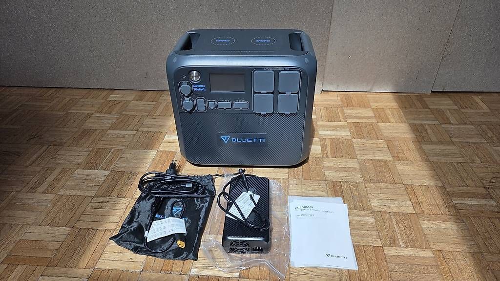Accus: Bluetti AC200MAX PowerStation – D'occasion à Nidau par AbassH 3