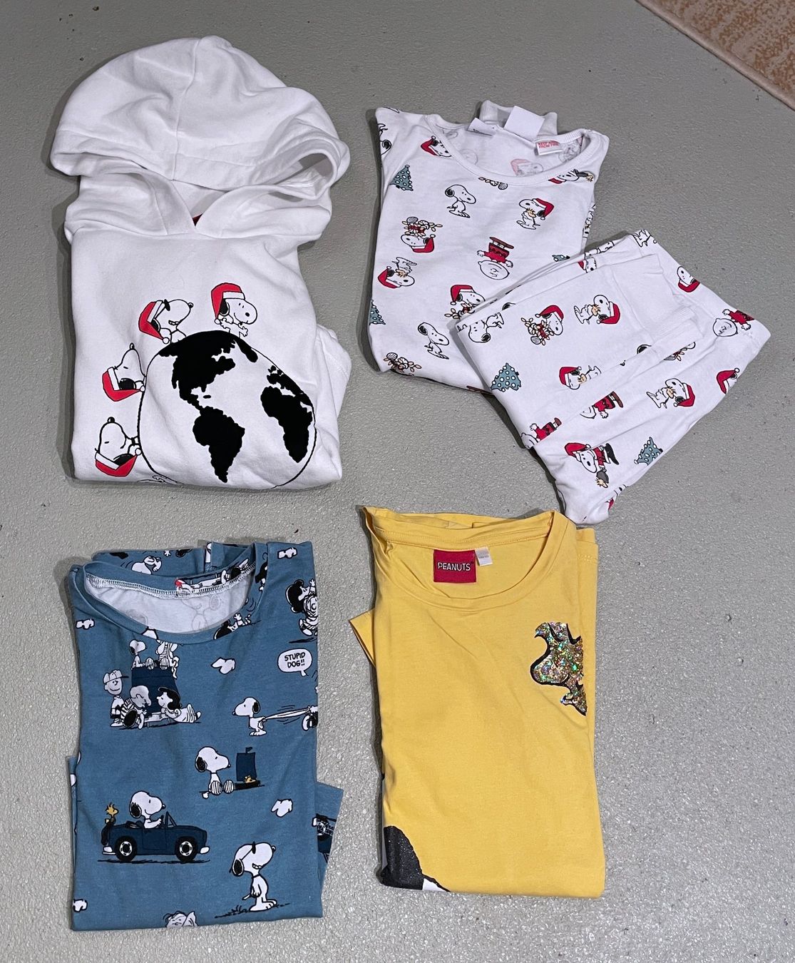 Zara Lotti & Set di vestiti: tolles Snoopy-Kleiderpaket Gr. 152 – Usato da Neuendorf venduto da Knopfi