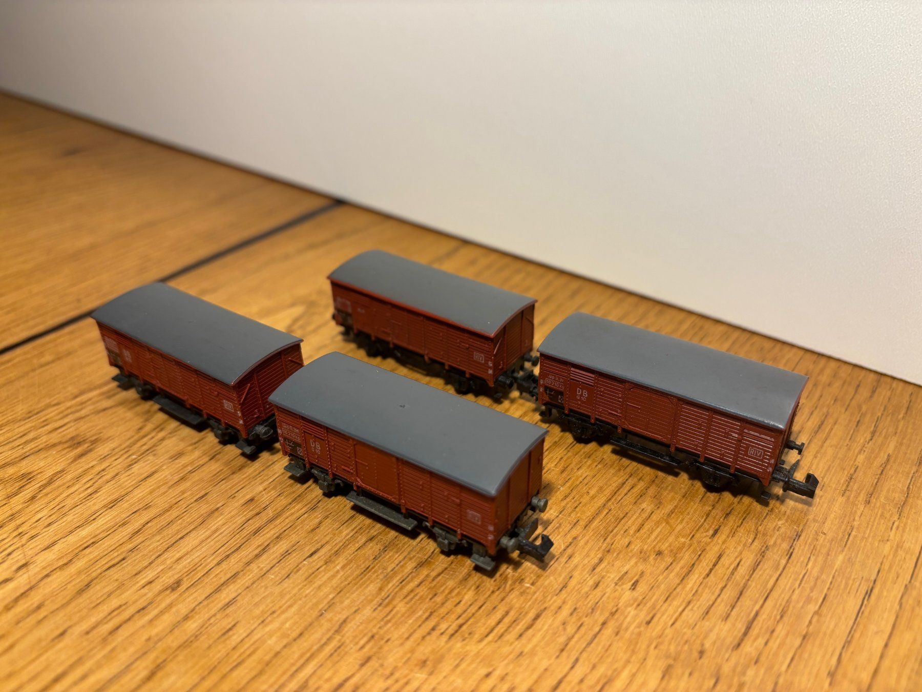 Modellini di ferrovie: *e1347: 4 Güterwagen (Spur N) – Usato da Birsfelden venduto da Birs_25 1