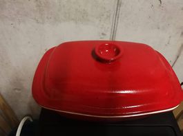 Rote Keramik Auflaufform mit Deckel, gratfrei, ideal für ...