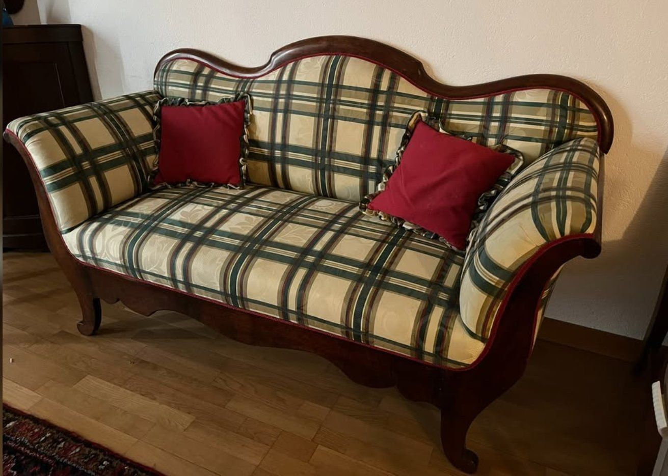 Divani: Elegante divano stile classico – Usato da Osogna venduto da dan_8vzm
