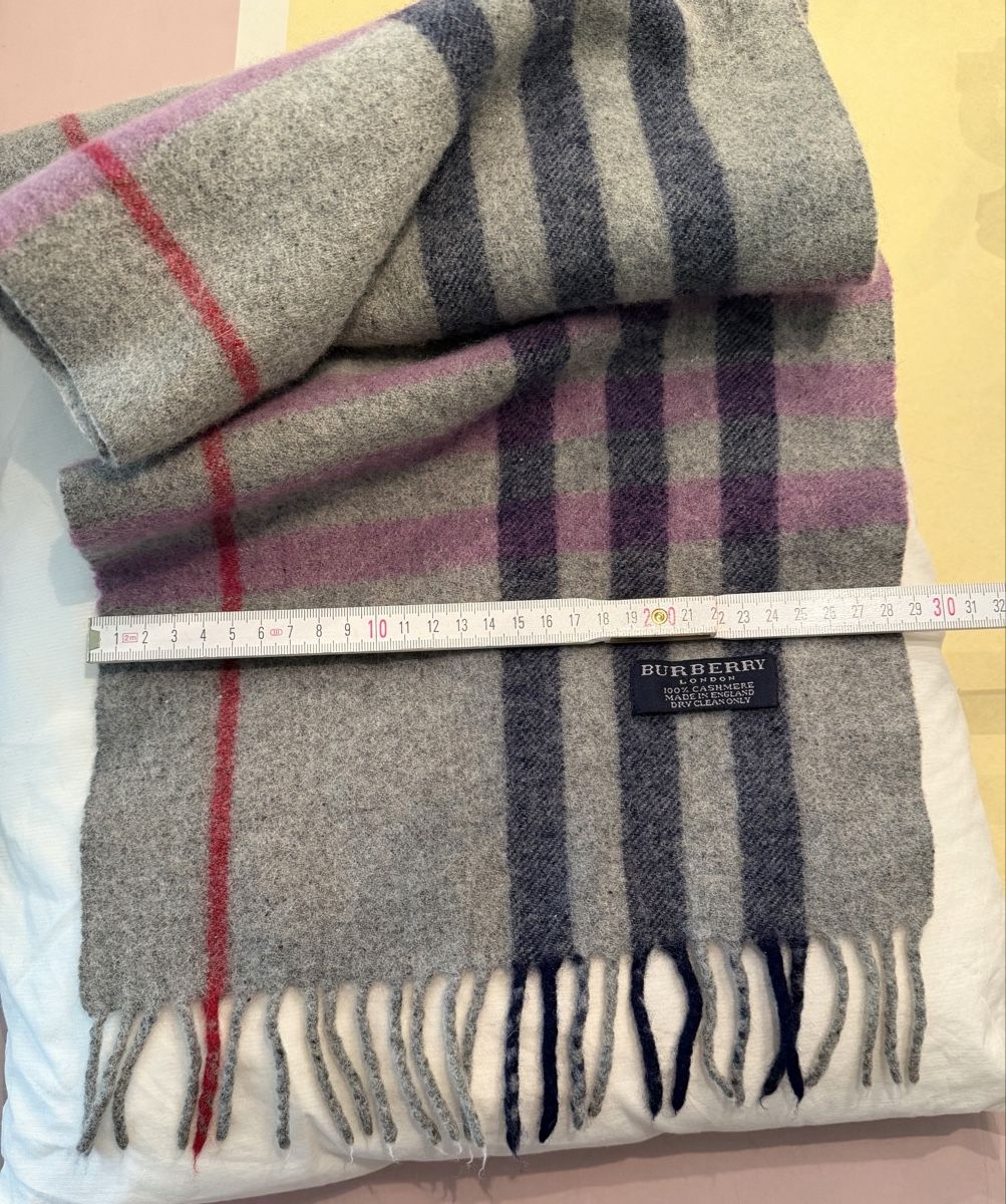 Burberry Foulard & Sciarpe: Burberry Schal cashmere – Usato da Luzern venduto da LillyOfTheValley 1