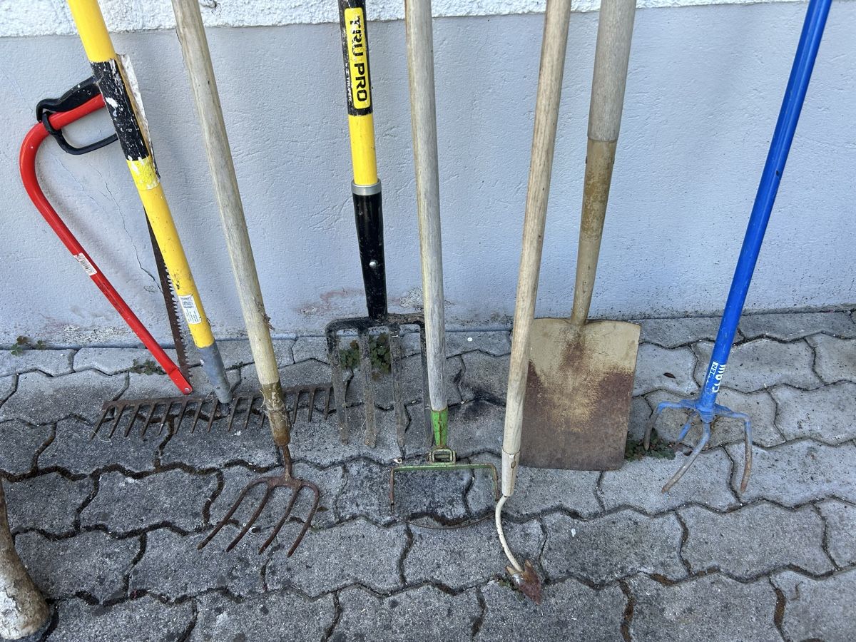 Tous les outils: 8 diverse Gartensachen – D'occasion à Winterthur par stella67 1
