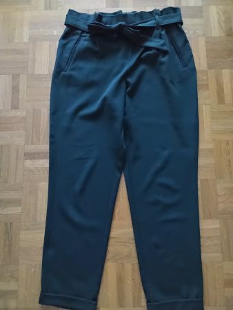 Pantalon Zara vert foncé avec ceinture taille M