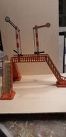 Modelleisenbahn Fussgängersteg mit Signal Metall</div>