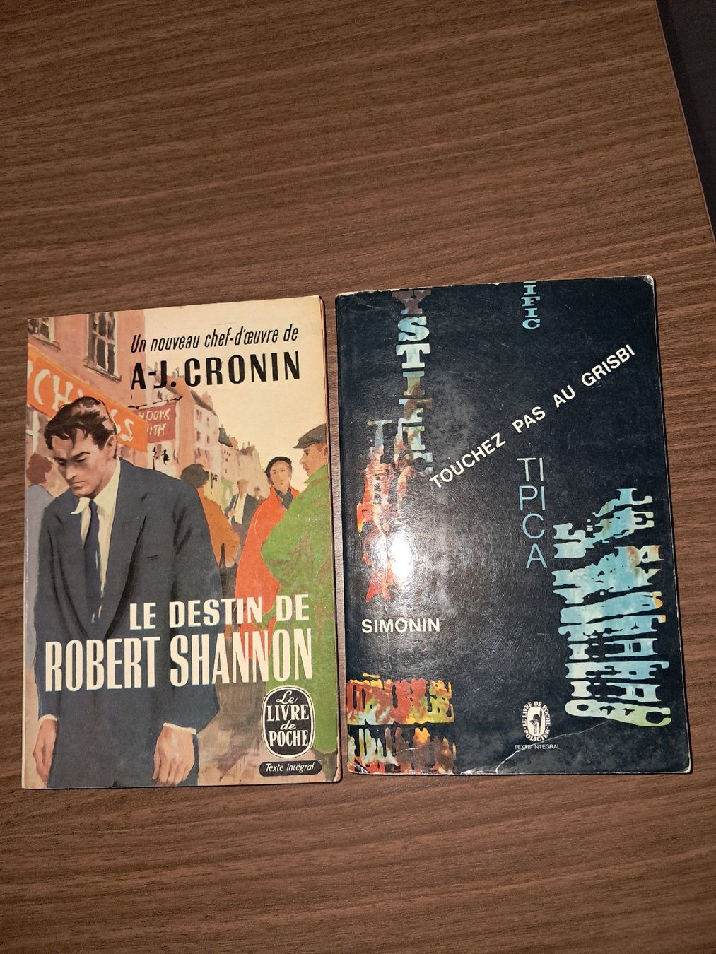 Libri: Lot de 2 romans policier – Usato da Le locle venduto da juliensaran