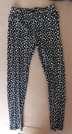 Neue Leggins, peppig mit Herzchenmotiv_M