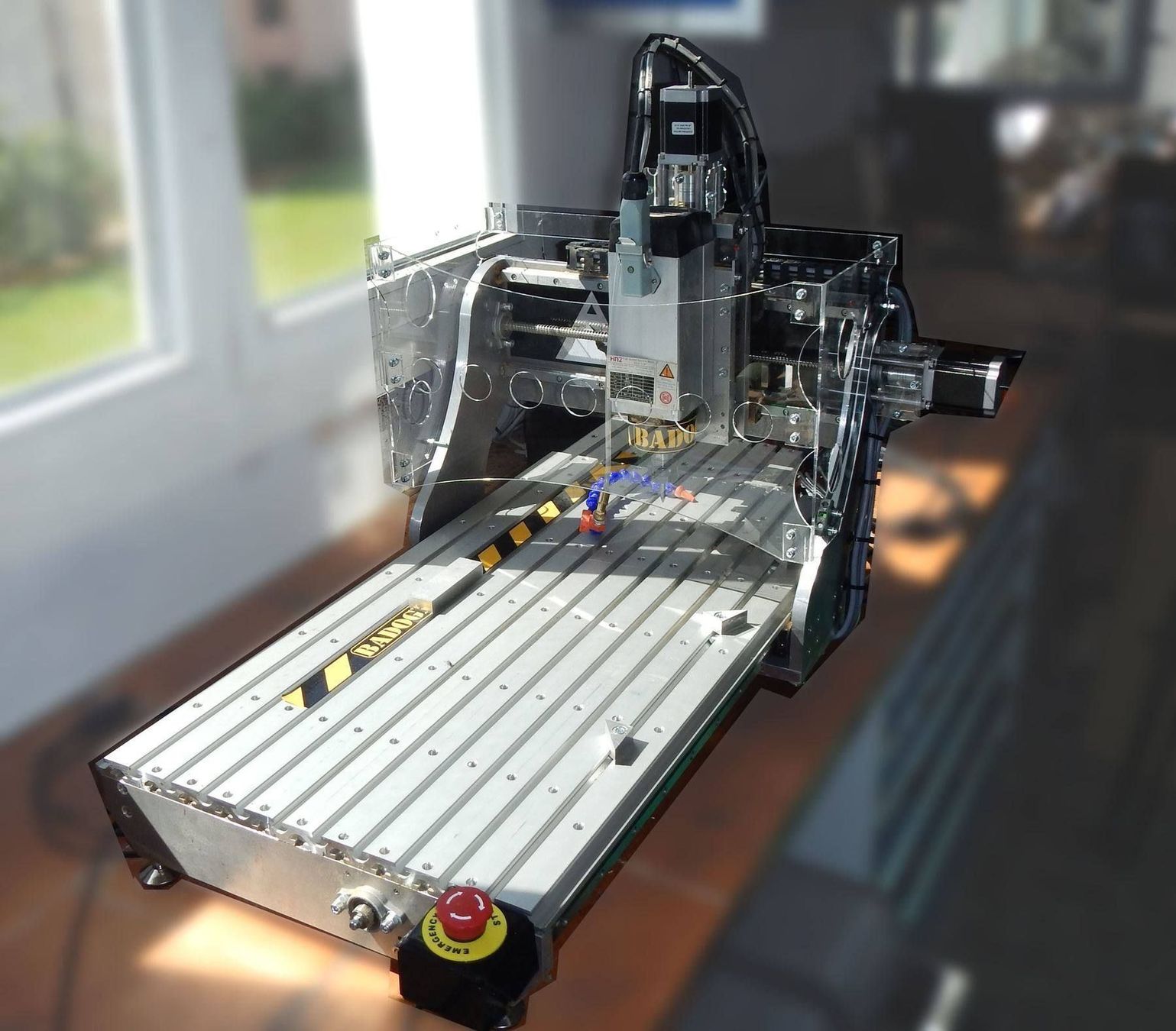 Tutte le macchine: Fraiseuse CNC Swiss Artisan 22 machine – Nuovo e nell'imballaggio originale da Fribourg venduto da Badog 1
