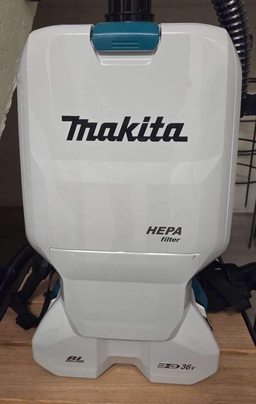 Makita Aspirateurs & Accessoires: Akku-Rucksackstaubsauger DVC660 – D'occasion à Blumenstein par marycherry