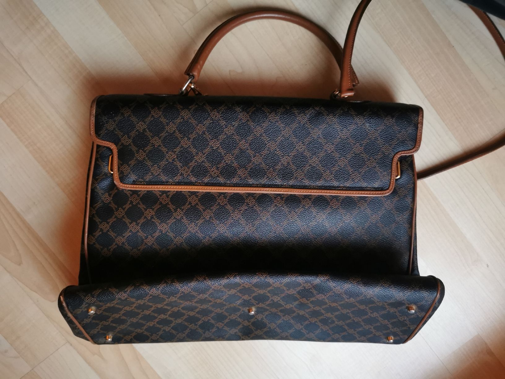 Bally Borse: wunderschöne grosse Vintage Bally Henkeltasche Leder – Usato da Zürich venduto da Hibiskus3 7