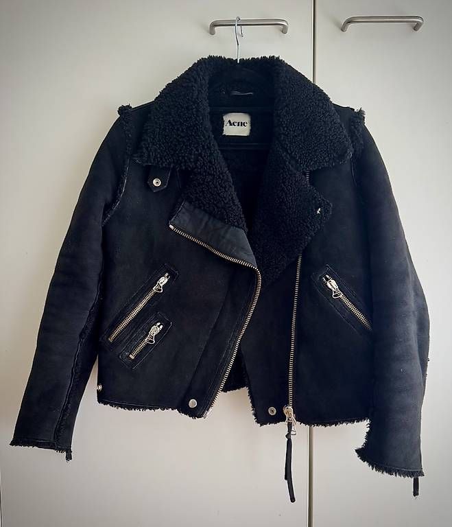Jacken: Acne Studios Rita Shearling Jacke 38 (36) – Gebraucht aus Schlieren von schiggiZH