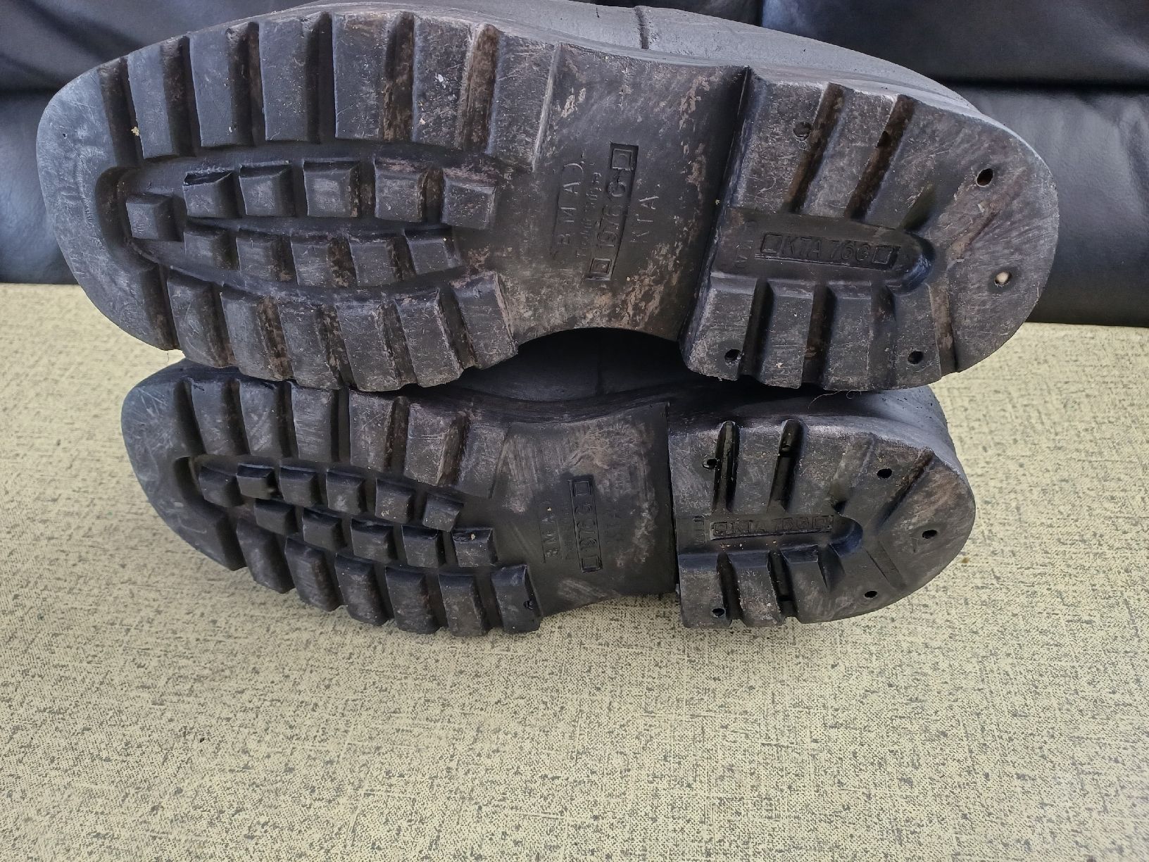 Schweizer Armee Herrenschuhe: Armeeschuhe Grösse 42 Breite4 Schweizer Armee – Gebraucht aus Ebersecken von Napf08 4