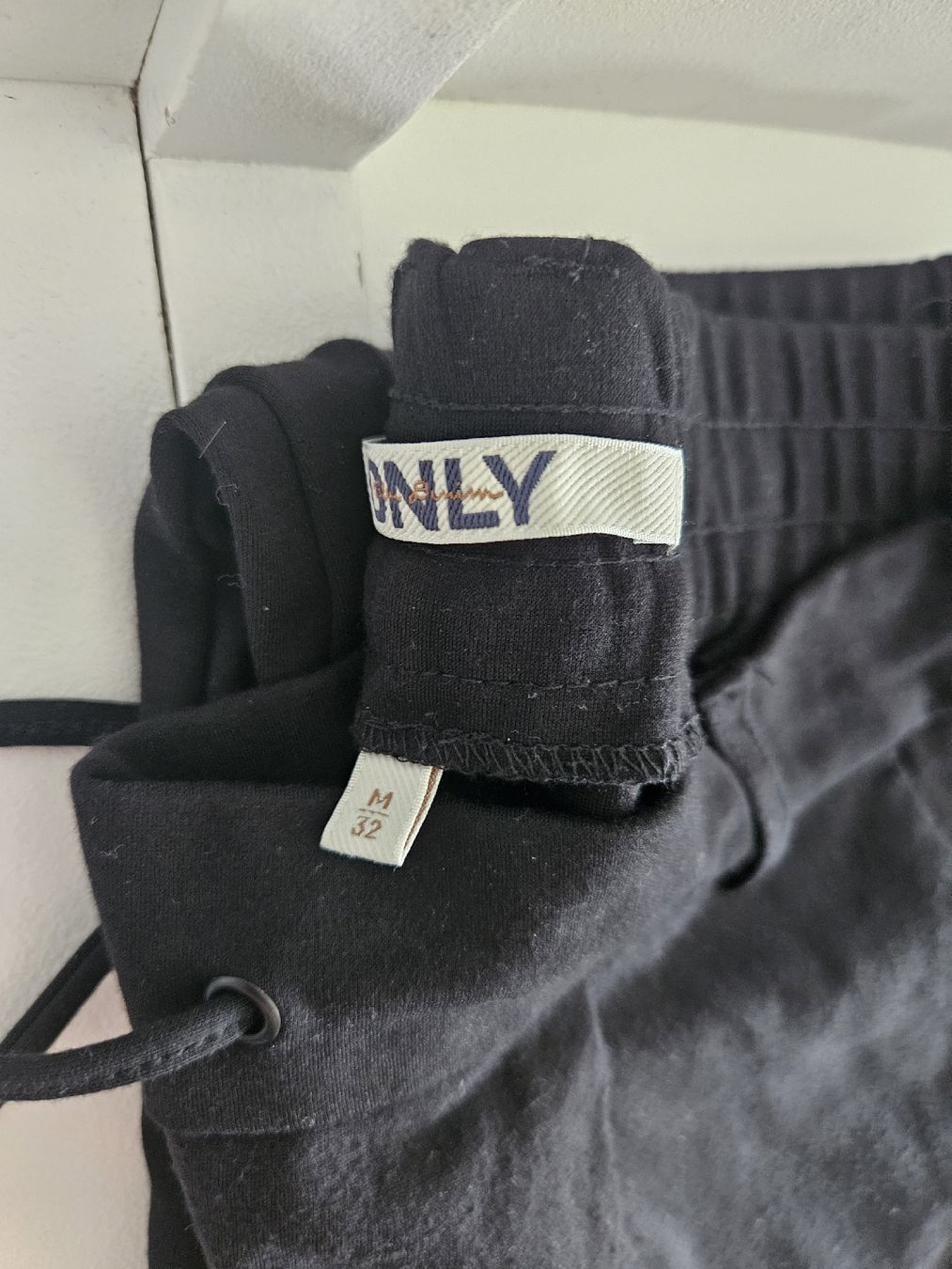 Only Hosen: Only hose – Gebraucht aus Ennetbürgen von LebuniaNW