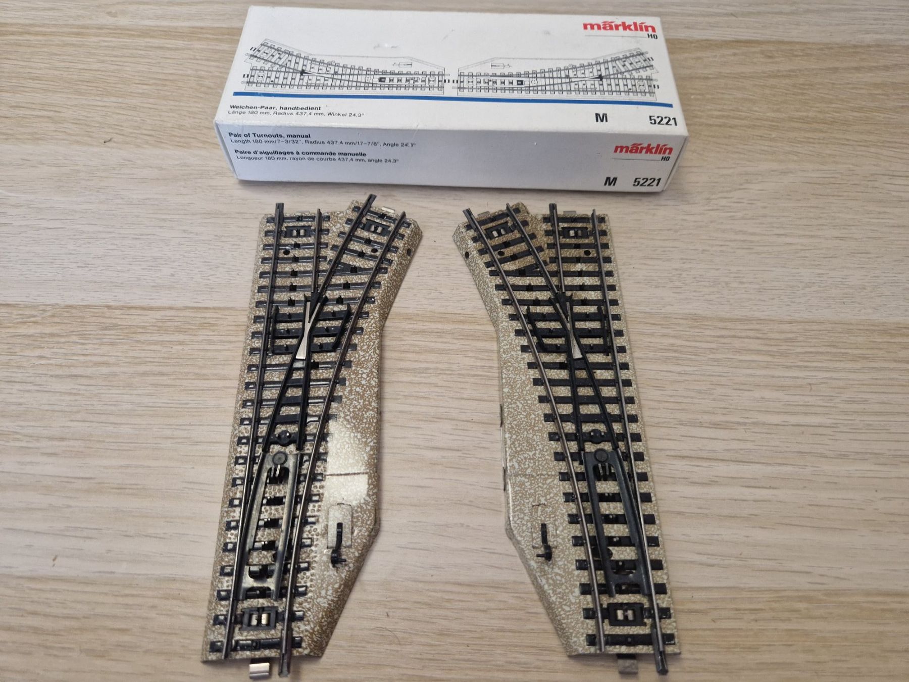 Märklin Modelleisenbahnen: Märklin 5221 Weichenpaar H0 – Gebraucht aus St-Aubin-Sauges von tantome