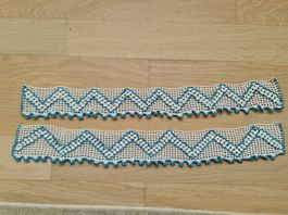 Spitzenbordüre blaupetrol/ weiss