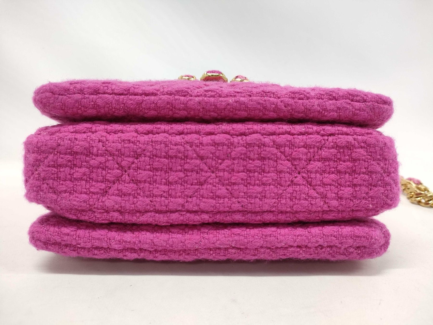 Chanel Taschen für Damen: Luxuriöse Chanel Mini Bijoux Flap Bag – Gebraucht aus St. Gallen von Love_Luxury 4