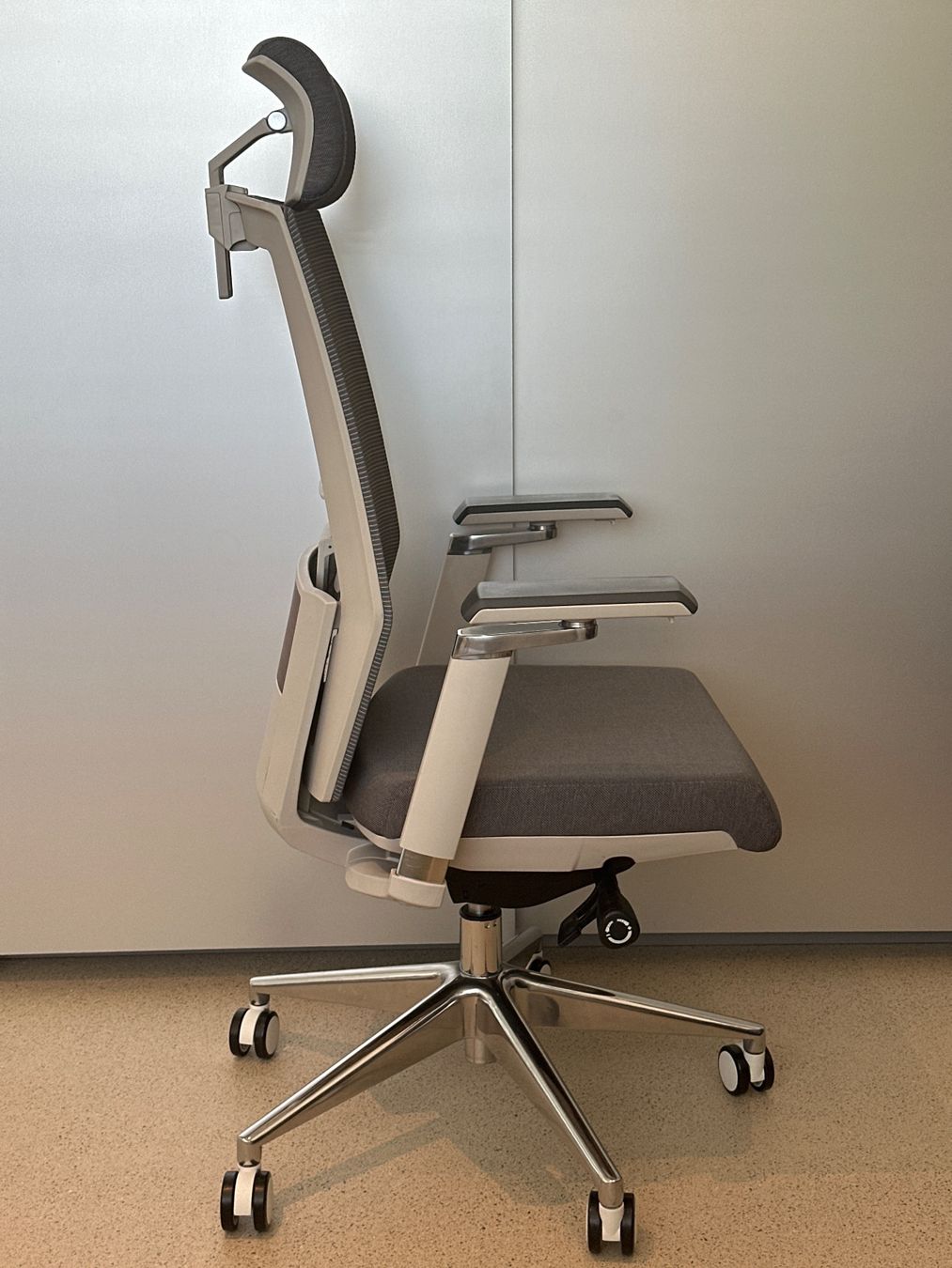 Sedie: Ergonomischer Bürostuhl FlexiSpot BS10, Grau, mit Kopfstütz – Usato da Zürich venduto da sim_tzr9 4