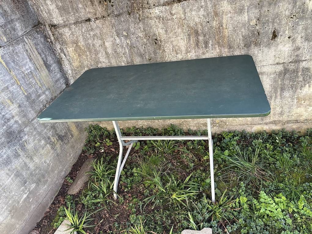Tische: Gartentisch aus Stahl – Gebraucht aus Oberengstringen von exmex