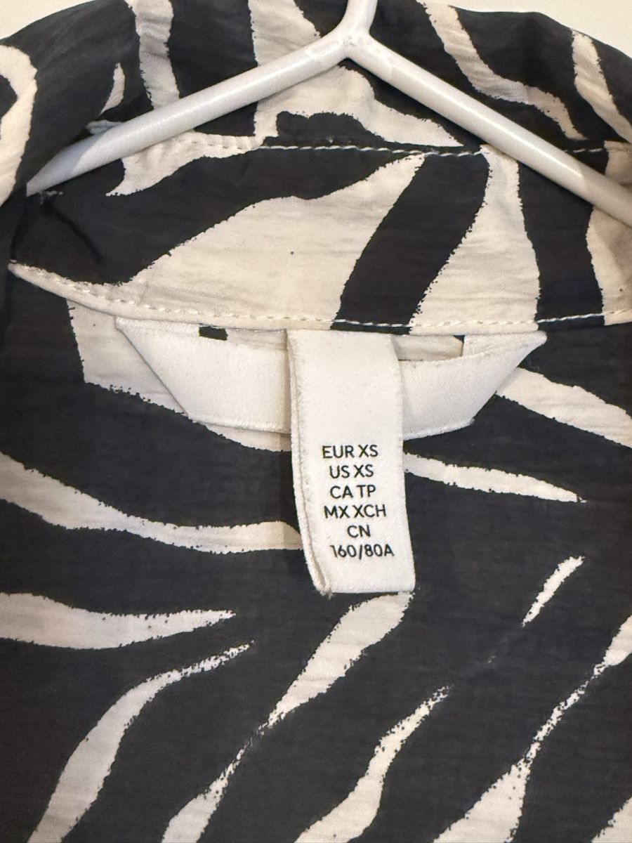 H&M Camicette: Schwarz-weisse Bluse mit Muster (H&M)  – Usato da Luzern venduto da vqu_8gks 1
