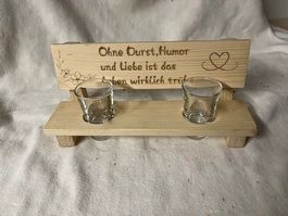 Schnapsbank aus Holz mit Spruch self made