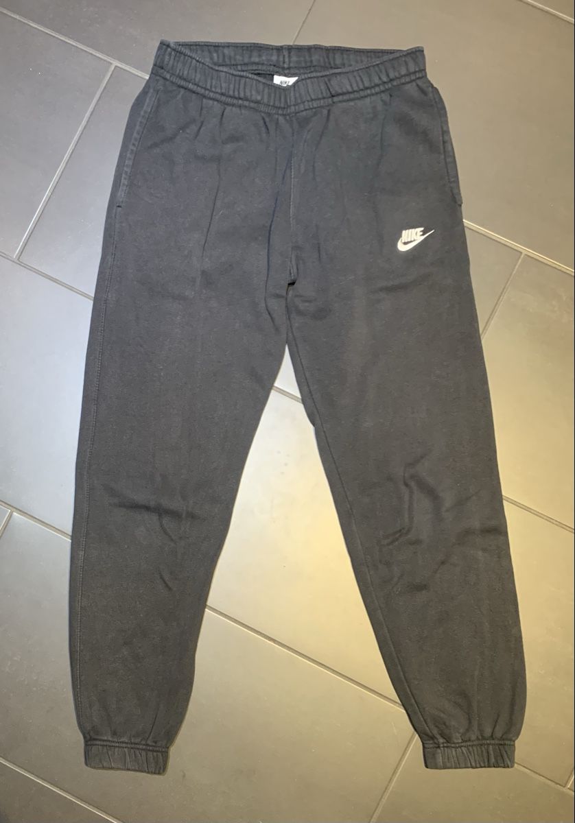 Nike Pantaloni: NIKE Jogginghose schwarz Grösse M  – Usato da Winterthur venduto da amapola
