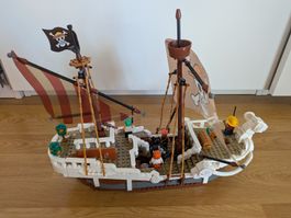 One Piece Piratenschiff aus Klemmbausteinen, unvollständig 