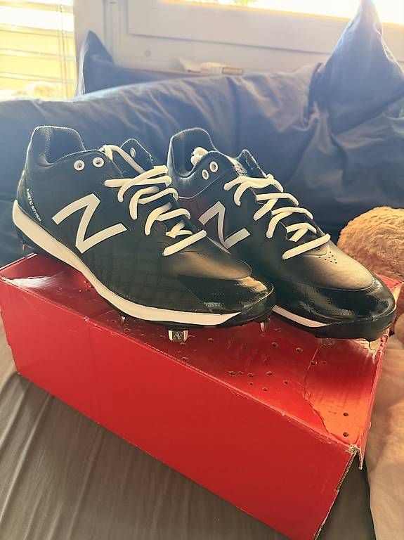 Chaussures hommes: Baseball Schuhe – Neuf avec emballage d'origine à Embrach par Omars.8424