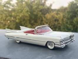 Cadillac 1959, Vitesse 1:43