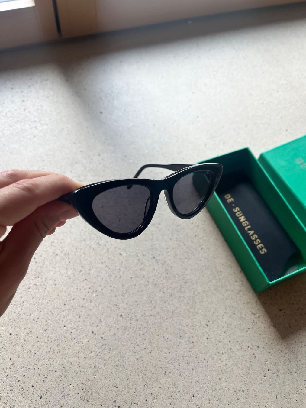 Lunettes & Verres: DE sunglasses Cateye Brille schwarz neu – Neuf (Voir description) à Horgen par Fleurdusel67 1