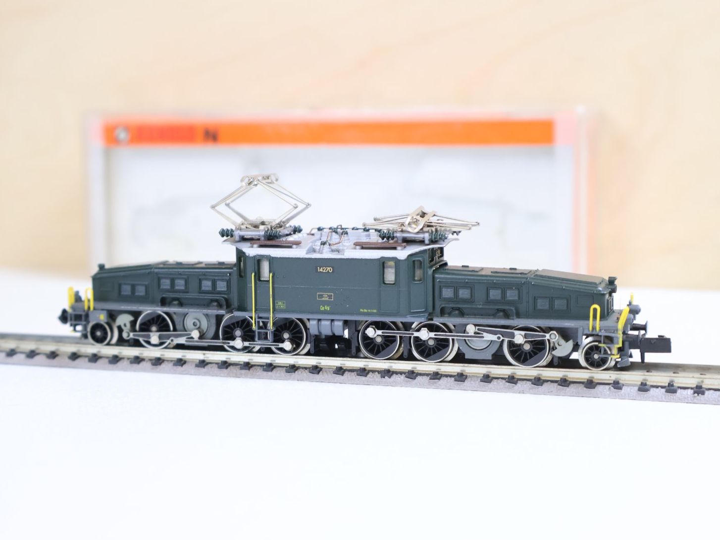 Arnold Modellini di ferrovie: ARNOLD SBB Krokodil E-Lok Ce 6/8 - 2465 - NP: 255.- – Usato da Winterthur venduto da Monstera