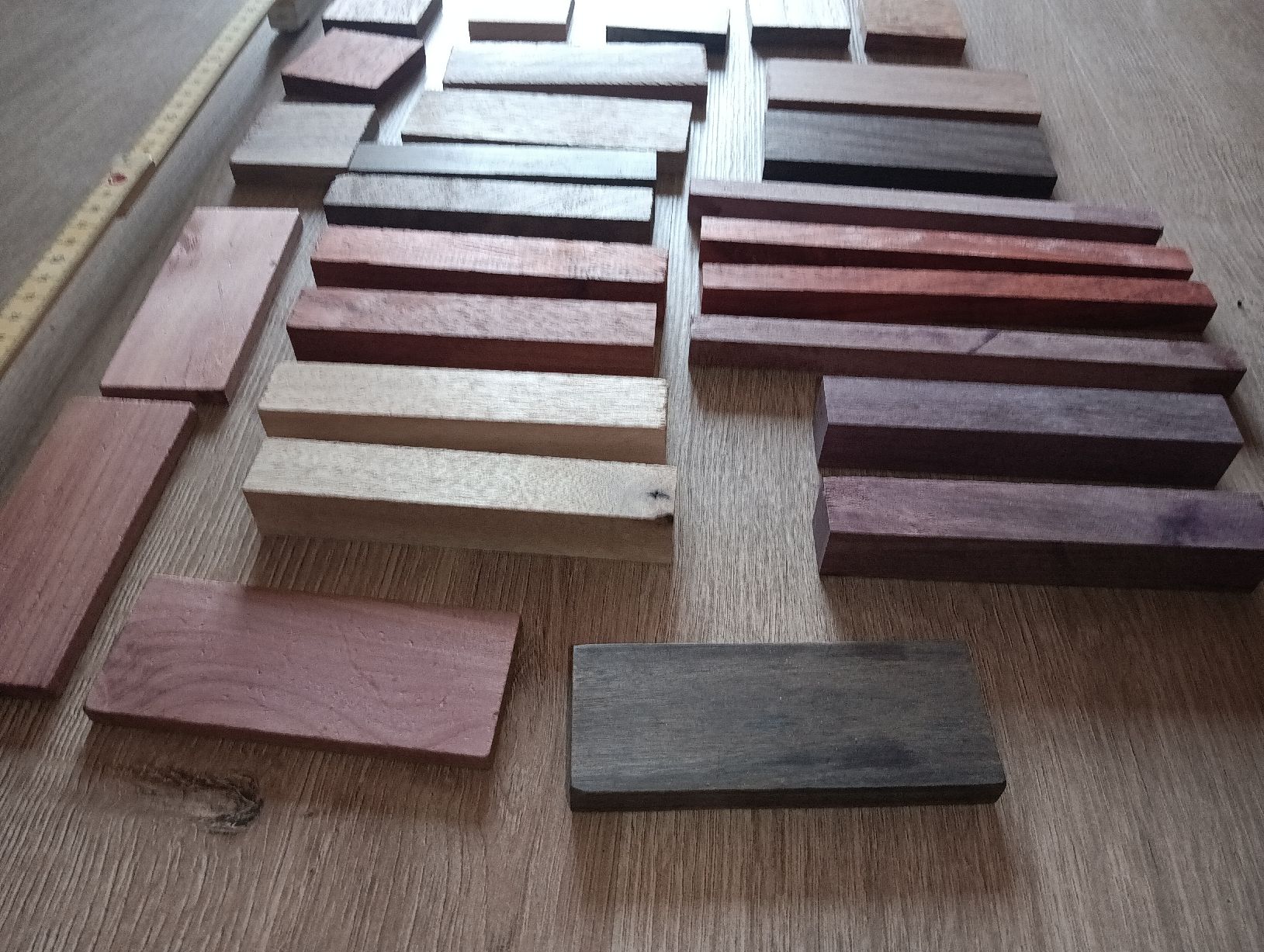 Holzartikel: Tropisches Holz.  – Neu (gemäss Beschreibung) aus Uznach von phi_8scs 3