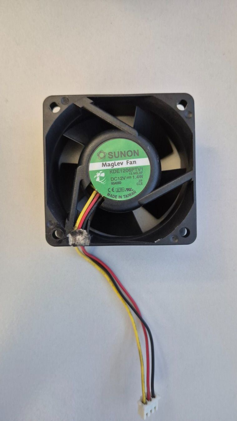 Componenti elettronici: 2x Sunon 12V Fan 1.4W – Usato da Büron venduto da Restposte 1
