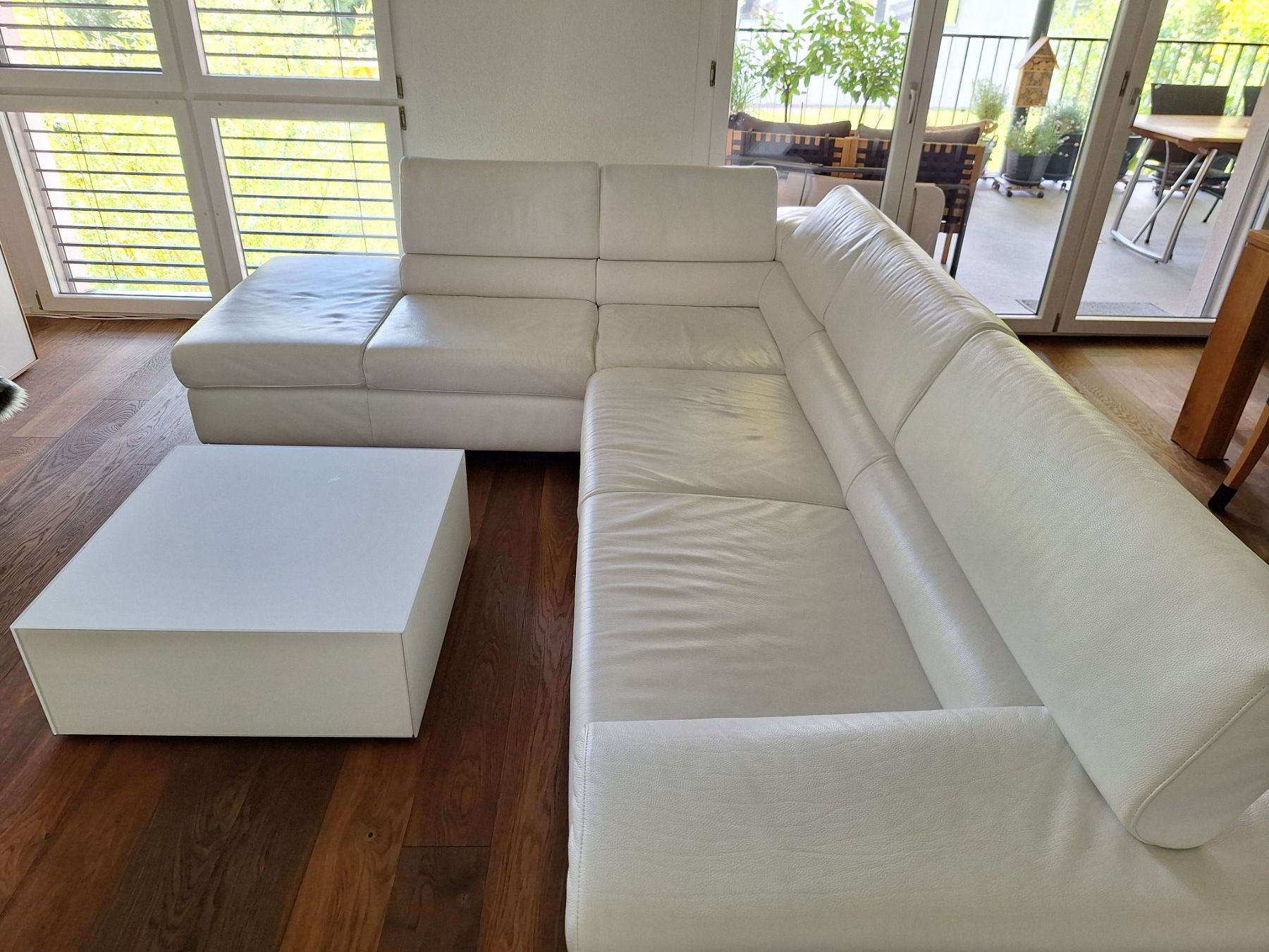 Sofas: Weisse Lederpolster-Gruppe – D'occasion à Brunnen par Jogging-Schuhe