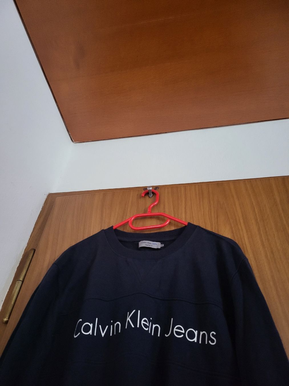 Calvin Klein Maglioni & Felpe: Pull Calvin Klein Jeans bleu marine - Taille XL, comme neuf! – Usato da Niedergösgen venduto da Eva2410 4