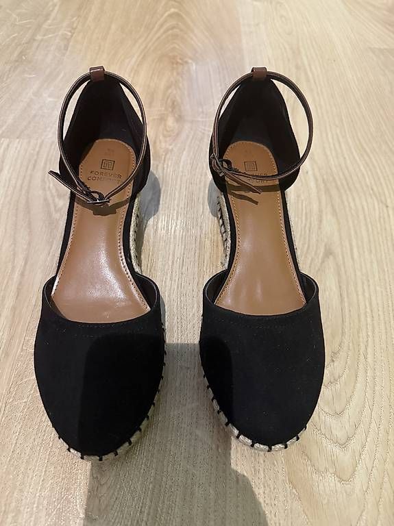 Next Scarpe da donna: Next Sandalen mit Absatz Grösse 38.5 – Usato da ZUFIKON venduto da SULMI01