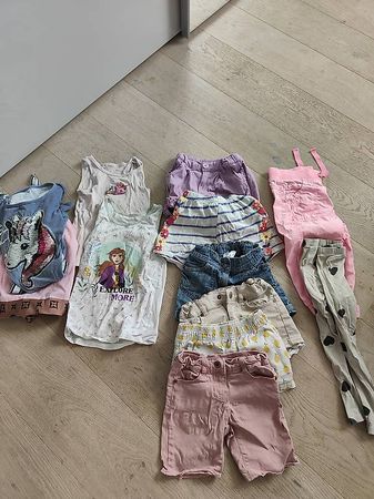 Mädchenkleider Grösse 98/104