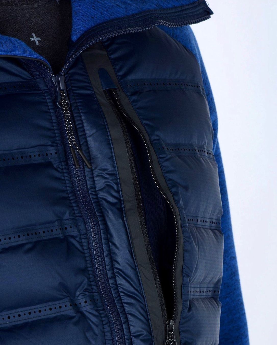 Nike Giacche: Nike Padded Jacket L Blue New – Nuovo e nell'imballaggio originale da Küsnacht ZH venduto da LuxuryBroker 4