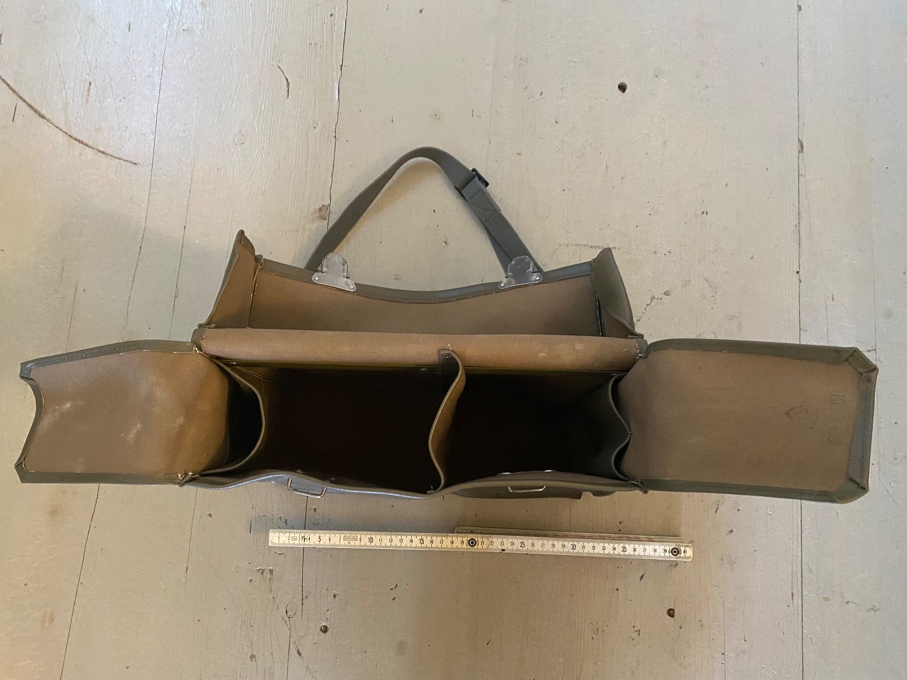 Schweizer Armee Borse: Militär Sanitärtasche – Usato da Winterthur venduto da nor_qtg7 7