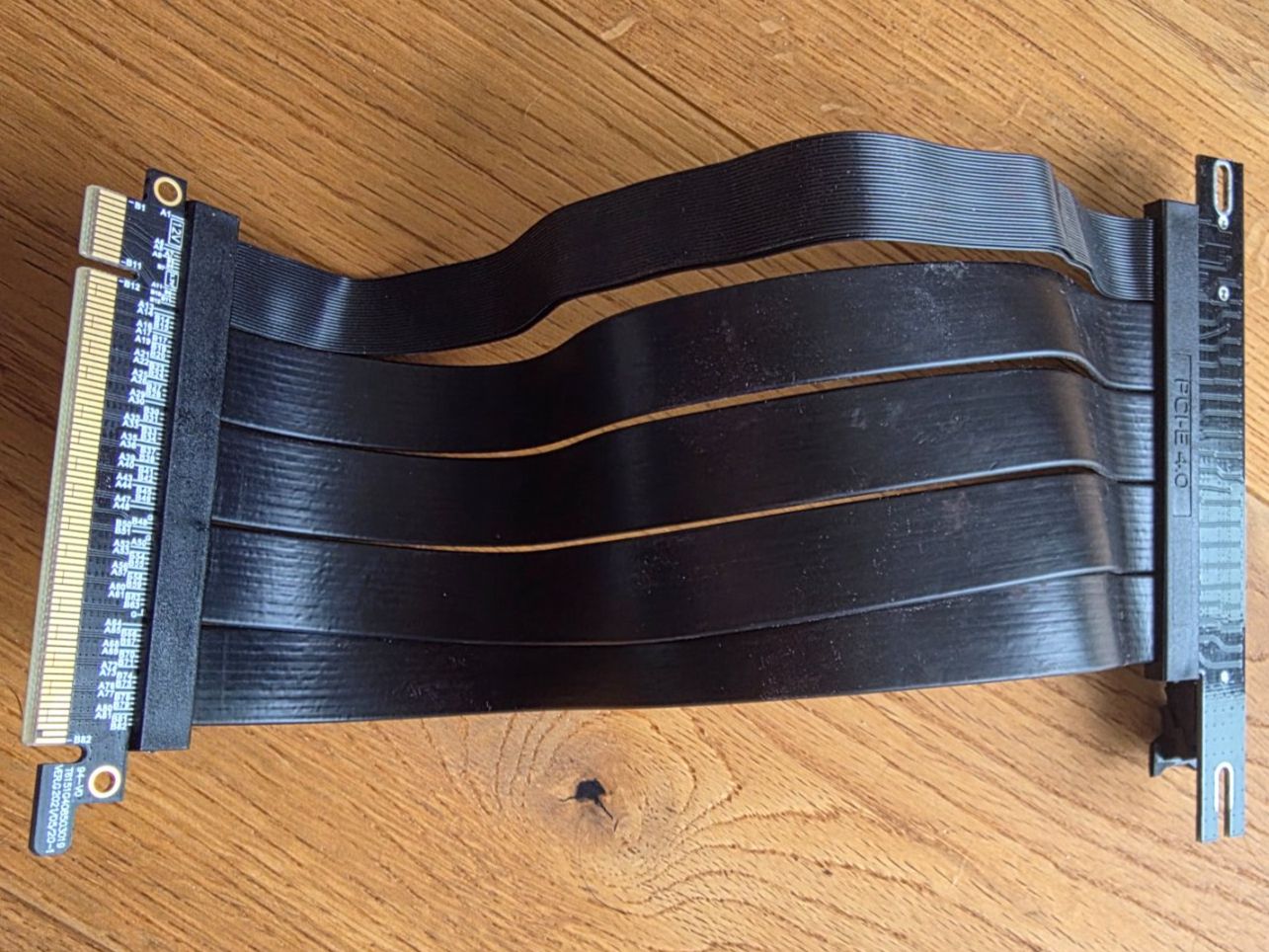 Lian Li Câbles: Liam Li Riser Cable PCI-E 4.0 – D'occasion à Märwil par Heubi76