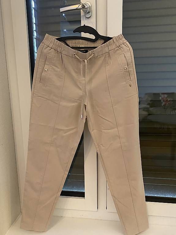 Lotti di vestiti: Kleidung für Damen – Usato da Kloten venduto da Beatriz650 1