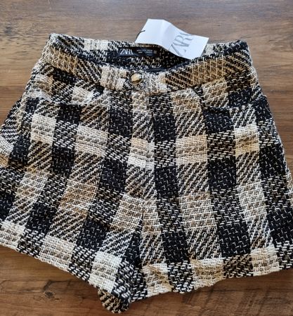 Zara Karo Shorts