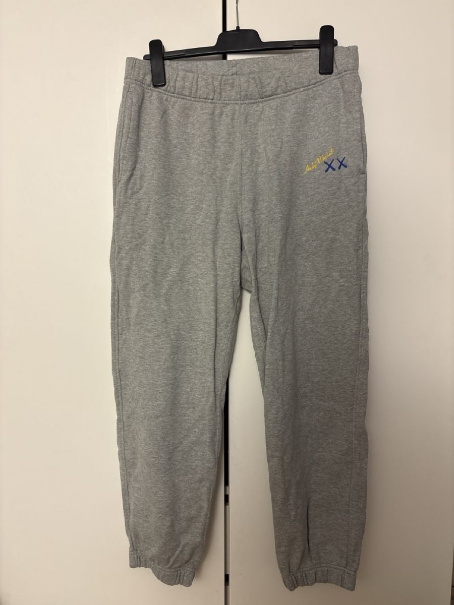 Uniqlo Pantaloni: Kaws Warhol (Uniqlo) – Nuovo (secondo la descrizione) da Chêne-Bougeries venduto da alm_8rfx