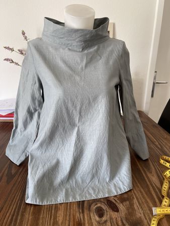 Jolie Blouse COS  36 comme neuve très rafraîchissante