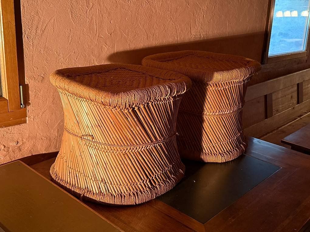 Sgabelli: 2er Set Rattanhocker, Vintage Boho Rattan Hocker – Usato da Zollikerberg venduto da lin_yc2n
